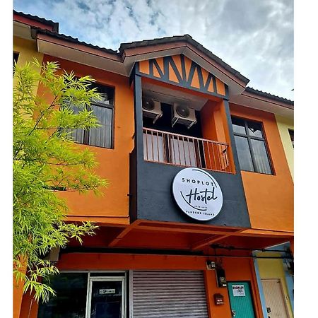 Shoplot Hostel Pangkor Kampong Pasir Bogak Exterior photo