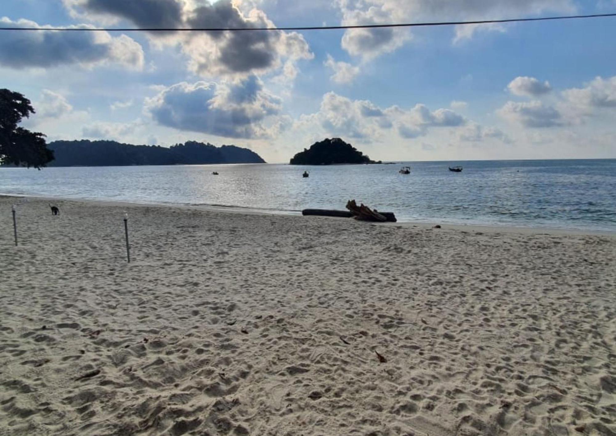 Shoplot Hostel Pangkor Kampong Pasir Bogak Exterior photo